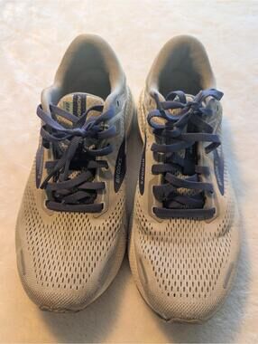 Brooks Adrenaline GTS Running Shoes Size 10